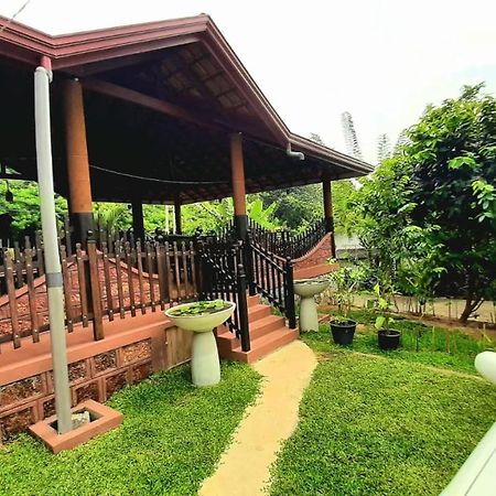 Loveena By H.S. Restaurant & Guest Tangalle Buitenkant foto